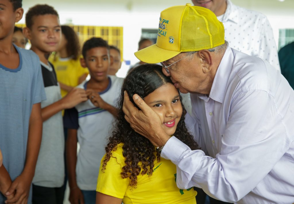 Prefeito Dr. Pessoa visita Escolas Municipais e acompanha projetos educativos