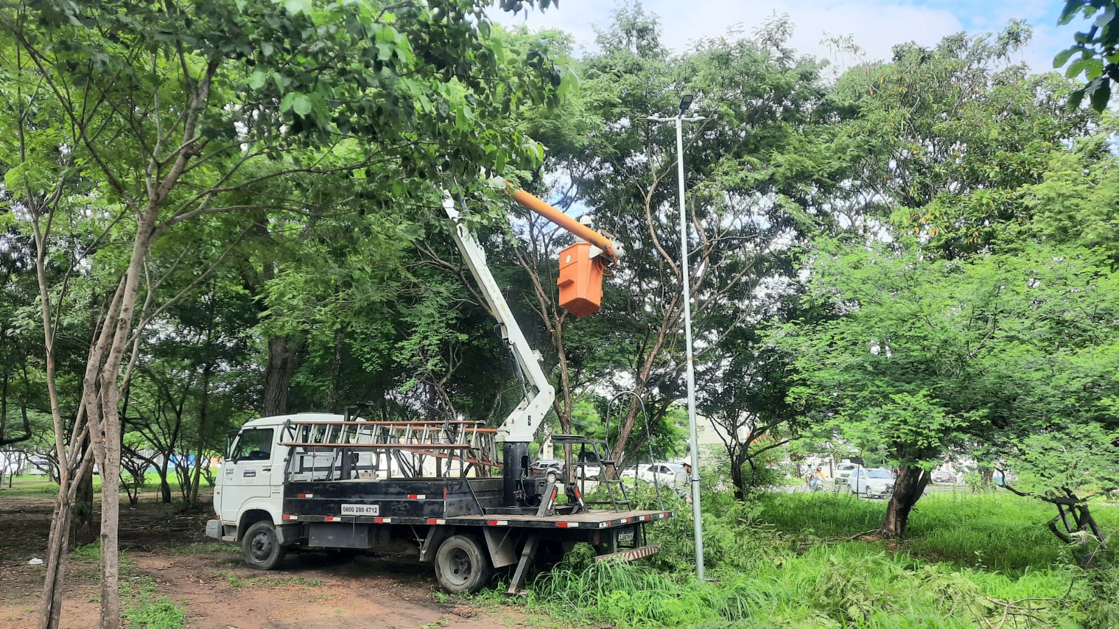 ETURB implanta iluminação pública em área verde do bairro Morada do Sol