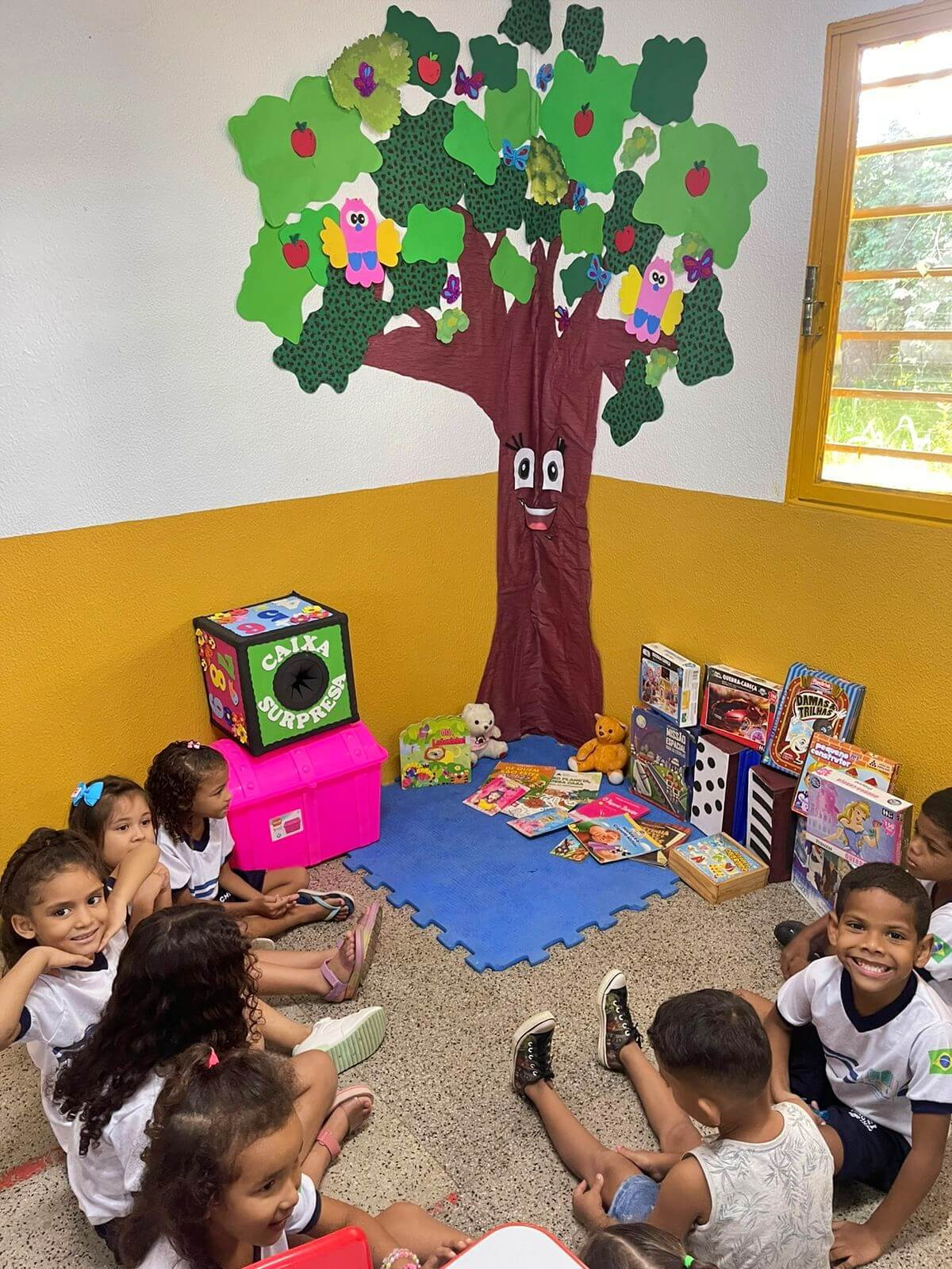 Cantinho da leitura é desenvolvido no CMEI Parque Firmino Filho