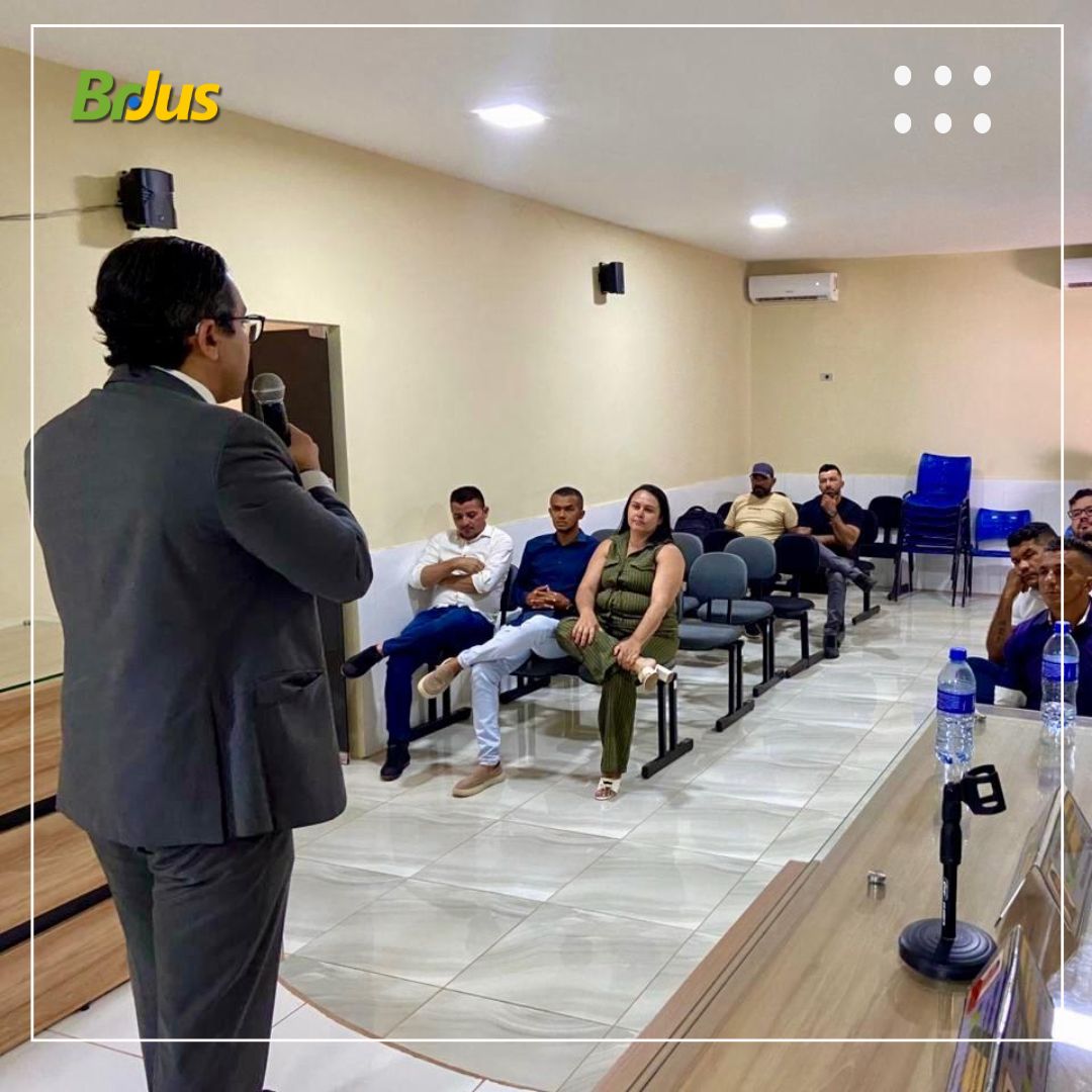 Promotor do MPPI aborda temas sociais em visita à Câmara de Guaribas