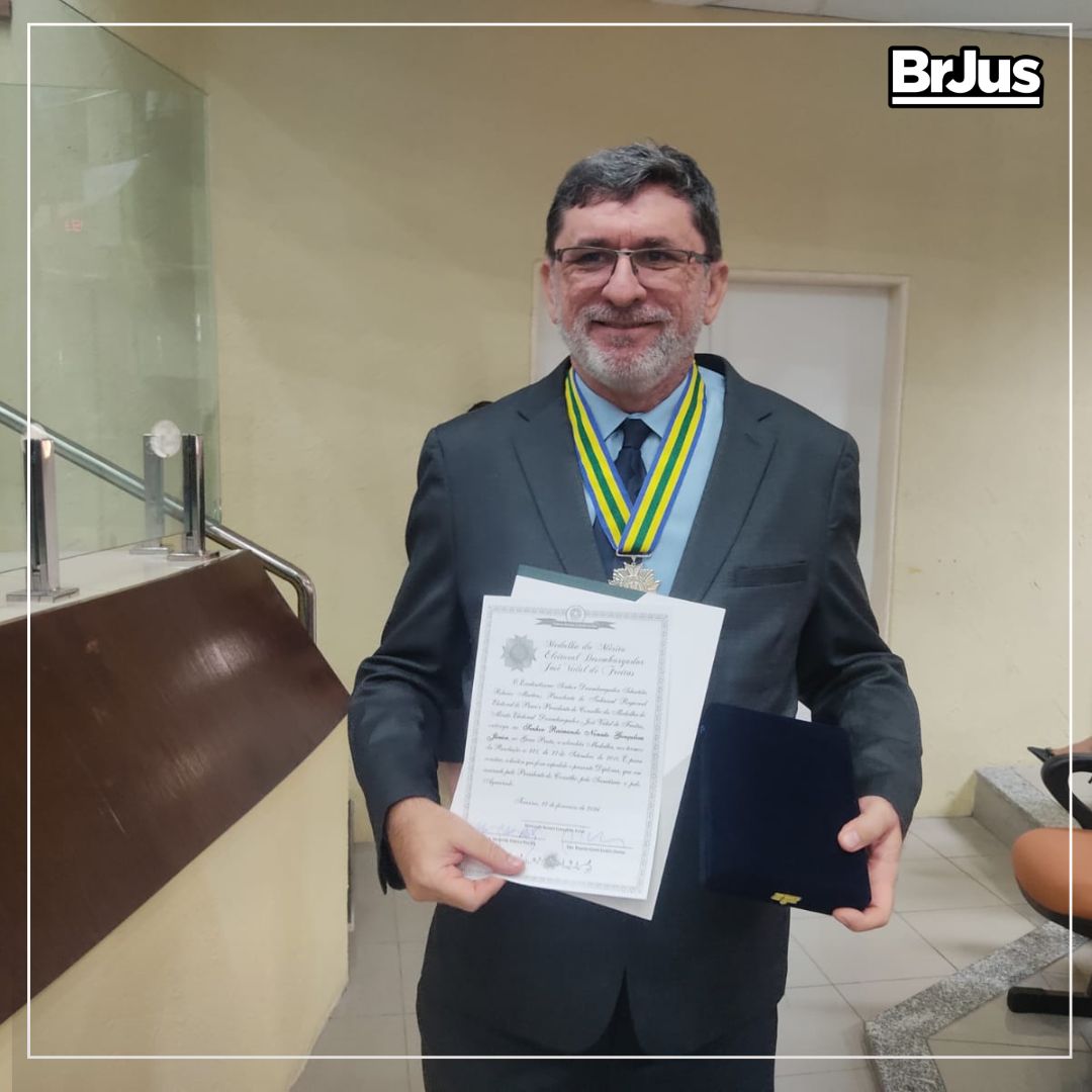 Assessor de planejamento Raimundo Nonato recebe medalha e reforça foco em eleições organizadas e seguras